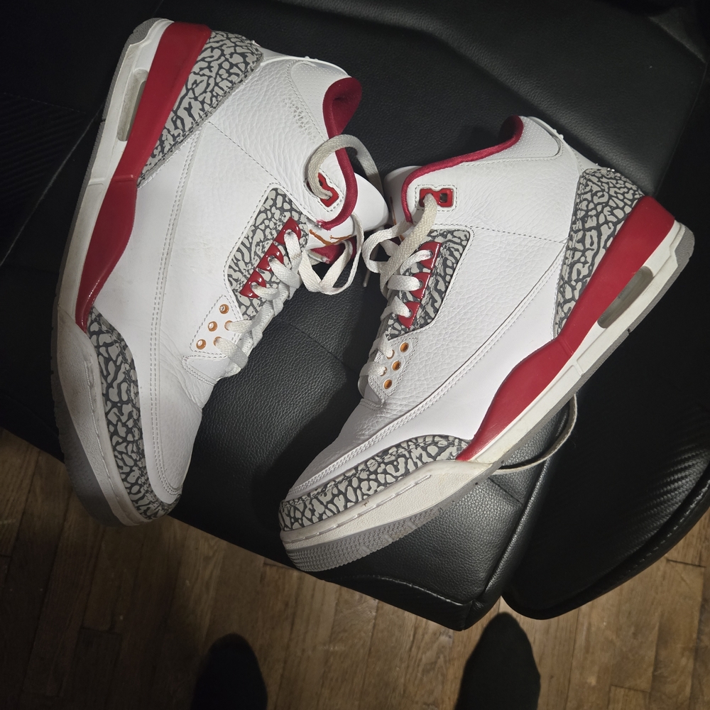 Jordan Retro 3 White and Red Sneakers